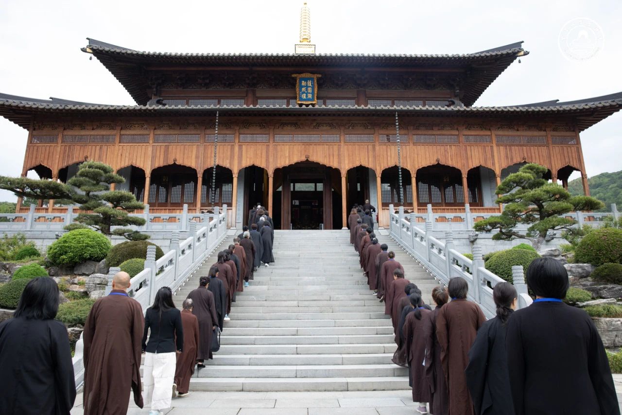 雪窦山资圣禅寺乙巳年第三期八关斋戒学修通启